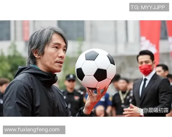 探索足球传奇的魅力与辉煌成就著名足球明星介绍视频合集